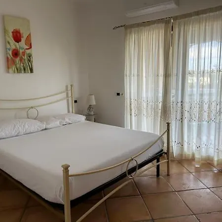 Con Terrazza E Natura A Due Passi Dal Mare Lägenhet